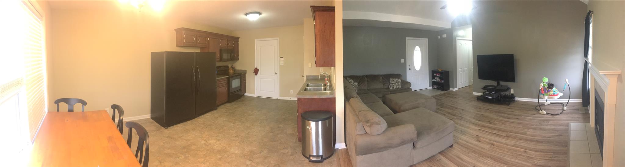 305 Fortway Road Clarksville, TN 37042 - Photo 6 of 17 Kitchen/Dining/Living pano