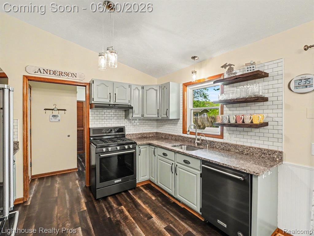 600 Six Mile Road Whitmore Lake, MI 48189 - Photo 11 of 26