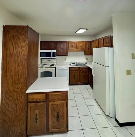 $1,100 | 1211 48th Avenue, Unit 25, East Moline, IL 61244