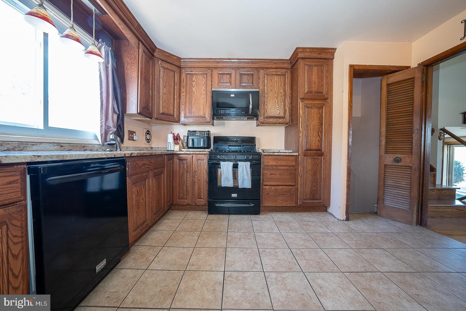 7761 Green Valley Road Wyncote, PA 19095 - Photo 23 of 53