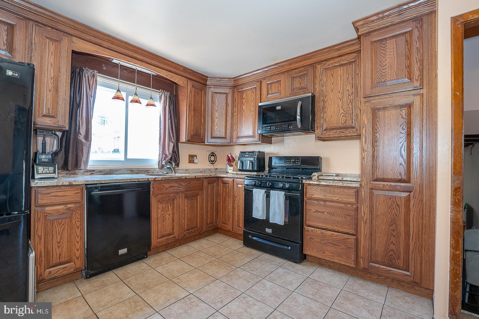 7761 Green Valley Road Wyncote, PA 19095 - Photo 24 of 53