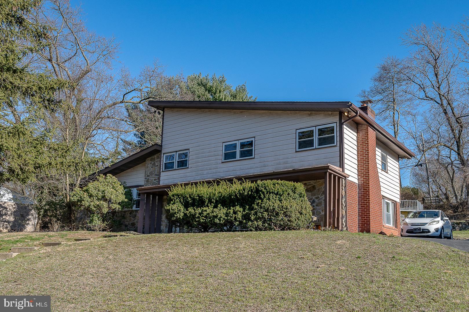 7761 Green Valley Road Wyncote, PA 19095 - Photo 4 of 53