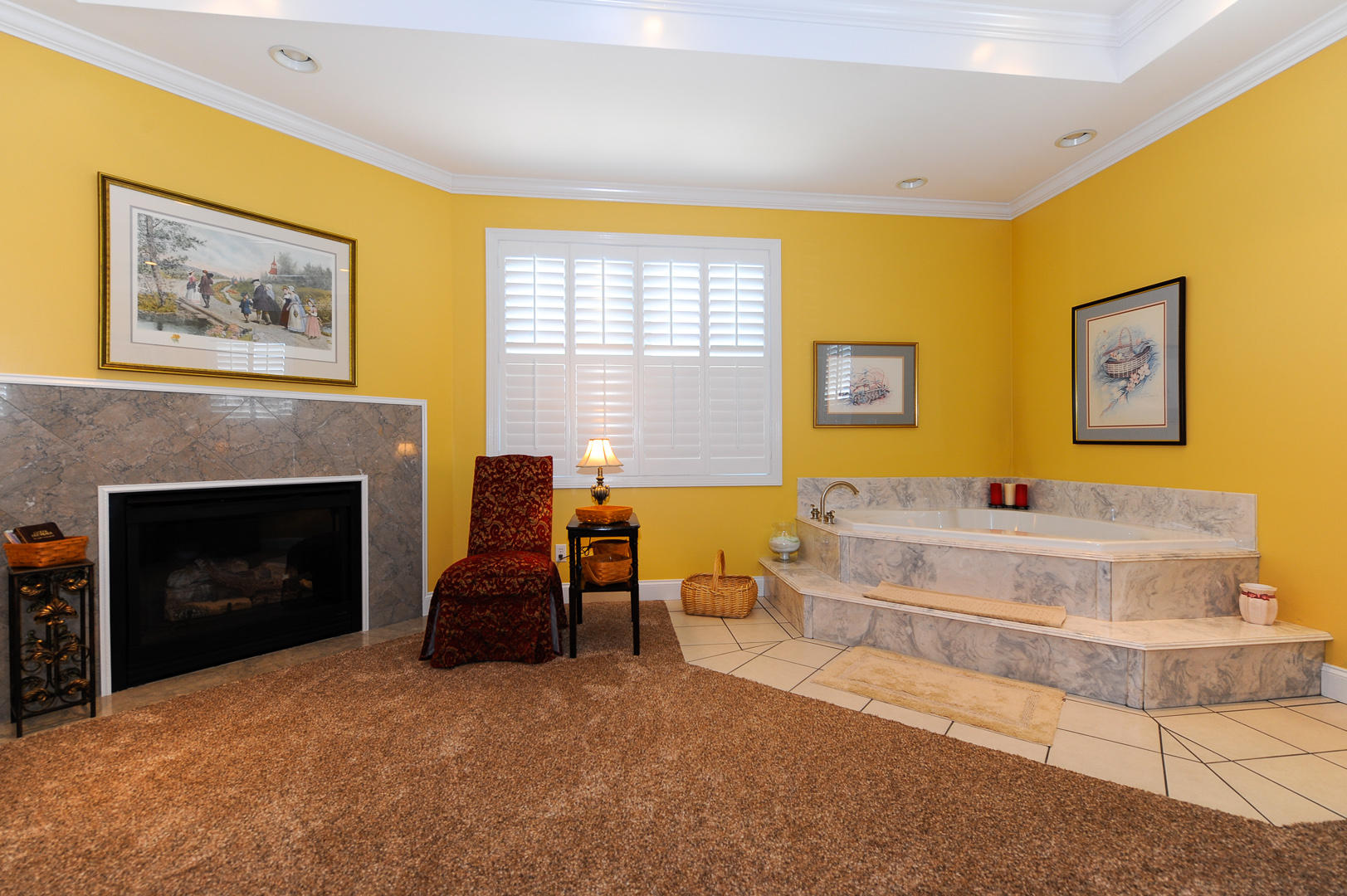 2010 Crest Road Maryville, TN 37804 - Photo 15 of 37 WHIRLPOOL BATH IN MASTER