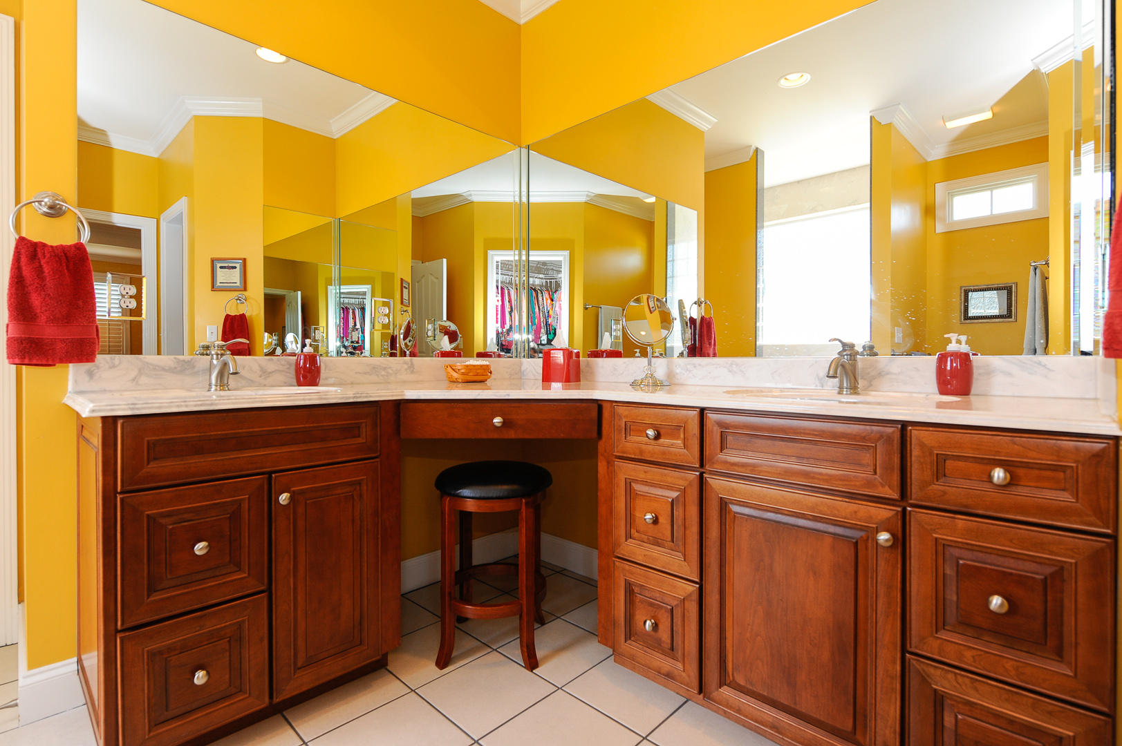 2010 Crest Road Maryville, TN 37804 - Photo 16 of 37 MASTER BATH SUITE