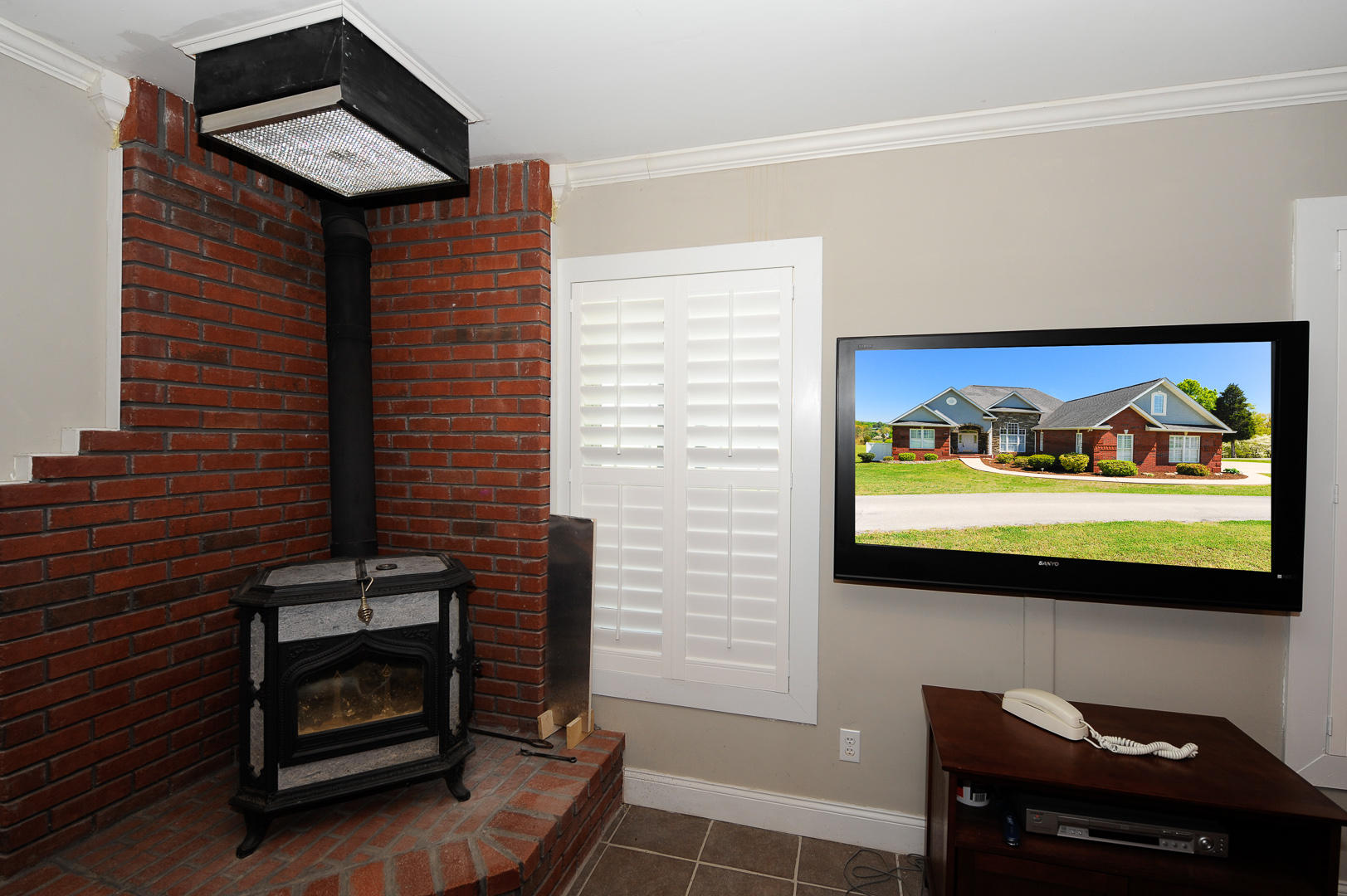 2010 Crest Road Maryville, TN 37804 - Photo 23 of 37 SOAP STONE STOVE VENTS INTO CNT. SYSTEM