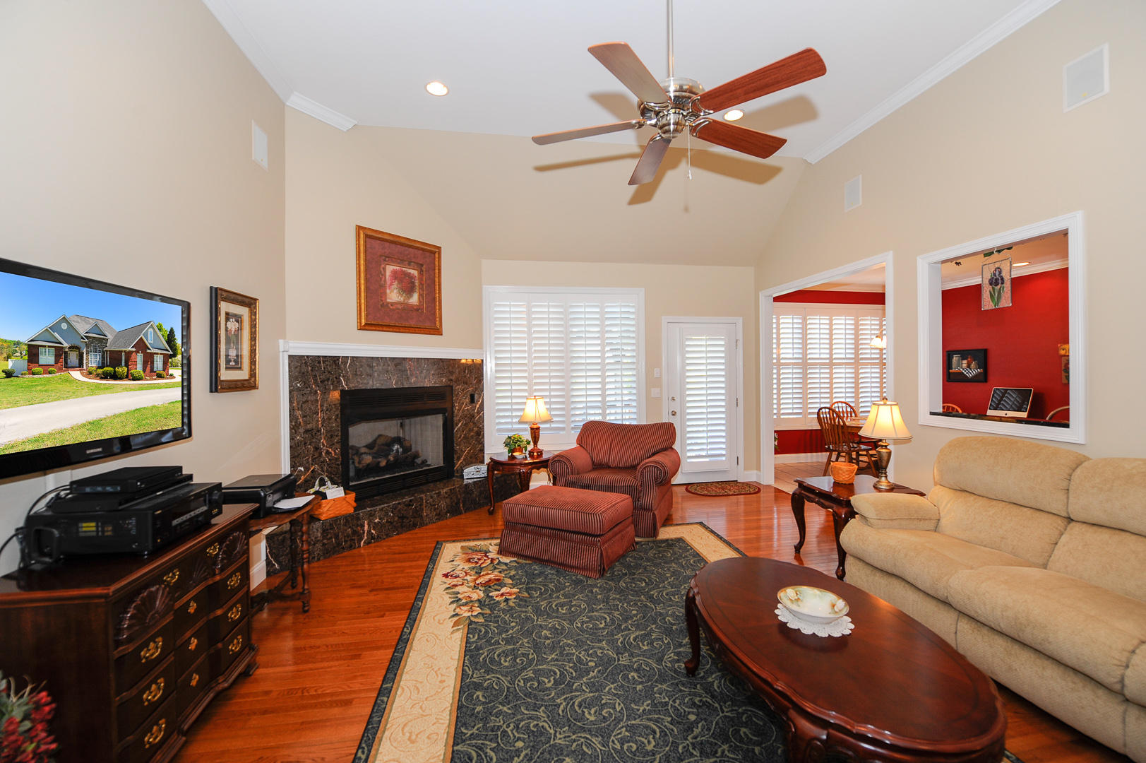 2010 Crest Road Maryville, TN 37804 - Photo 5 of 37 LIVING ROOM OPENS TO KITCHEN
