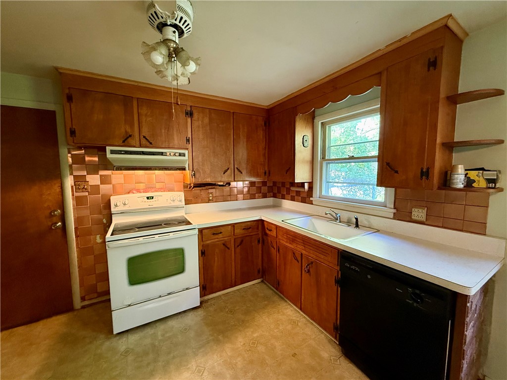 116 Lemoyn Avenue Rochester, NY 14612 - Photo 7 of 21