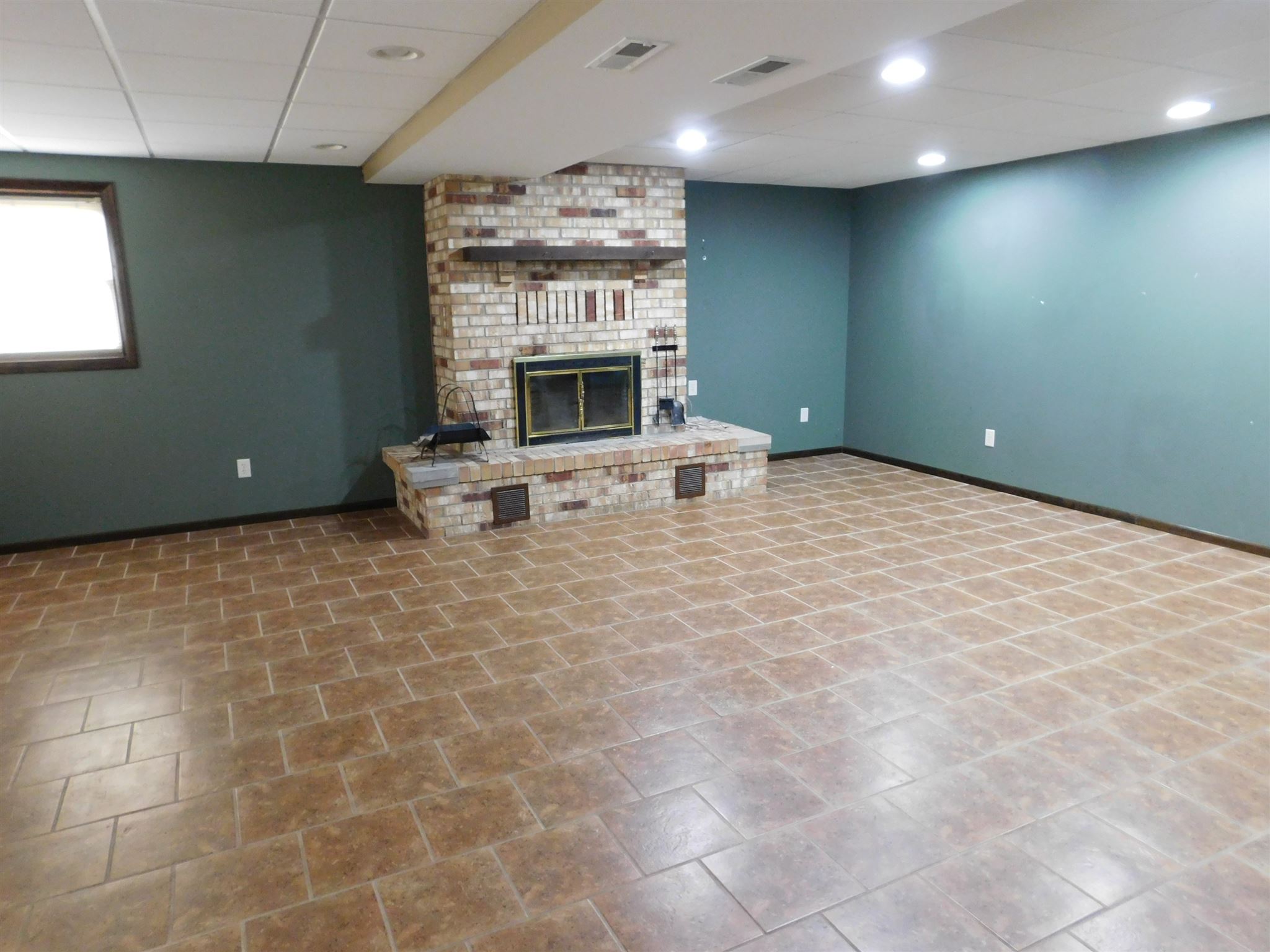 3841 South Packerton Road Warsaw, IN 46580 - Photo 5 of 12 Gallery Image 5