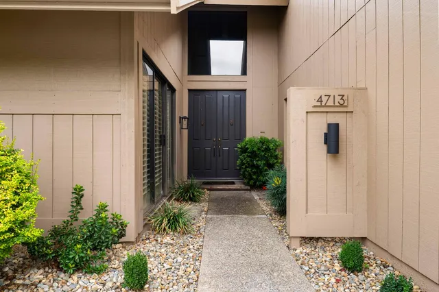 a view of a entryway door of the house