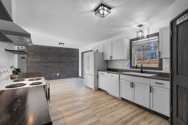 $425,000 | 26 Oak Lane Northeast, Pine Island, MN 55963