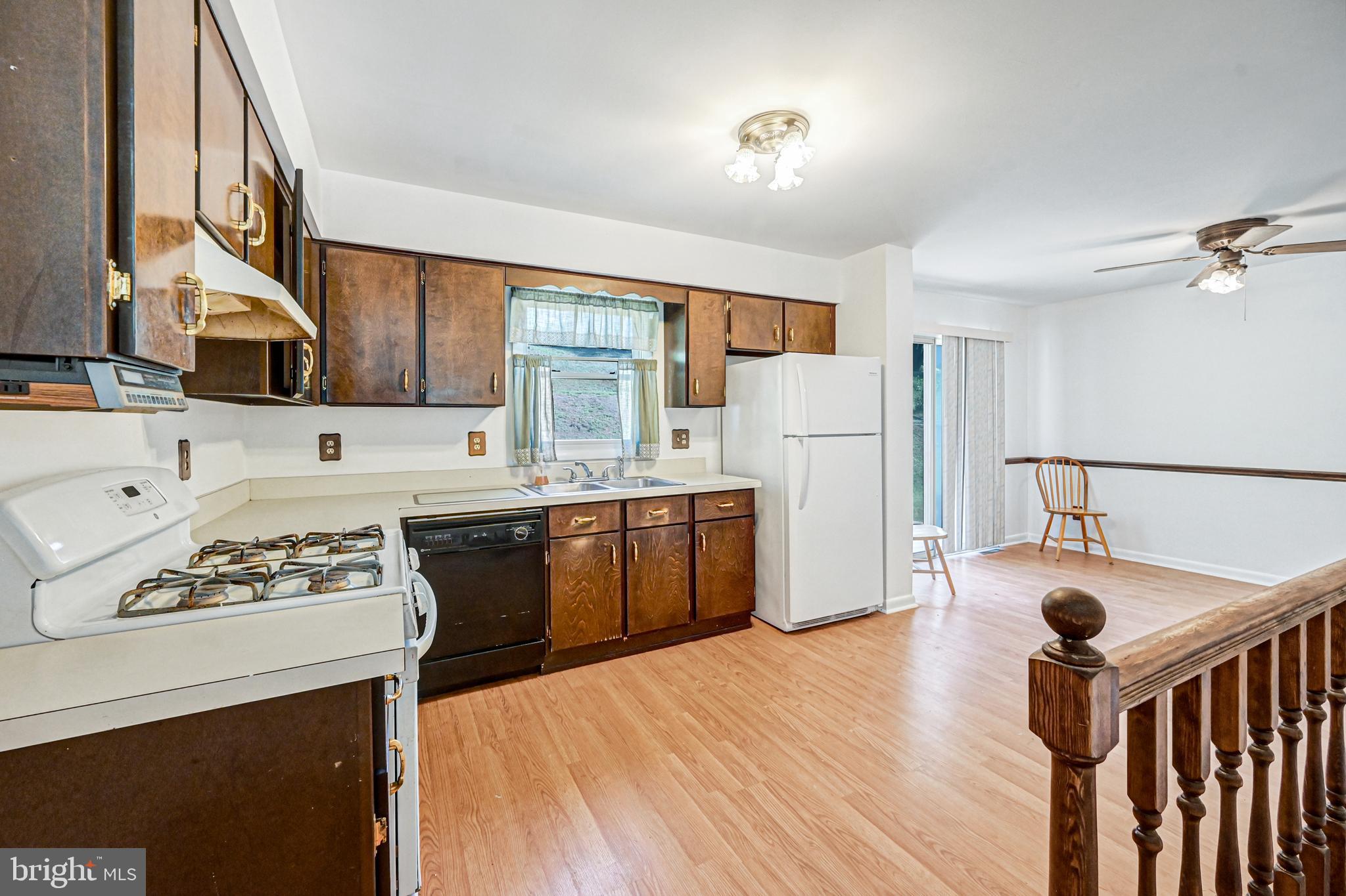111 Westview Drive Shrewsbury, PA 17361 - Photo 8 of 40 Gallery Image 8