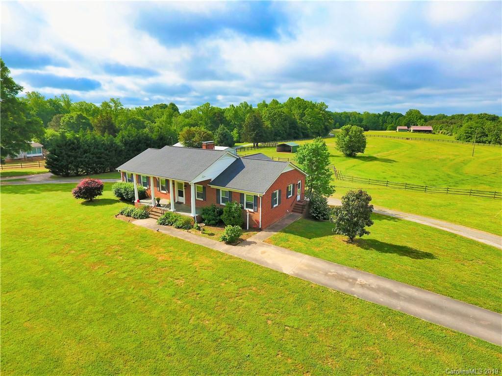 1123 State Rd S-46-27 Clover, SC 29710 - Photo 1 of 32 Gallery Image 1