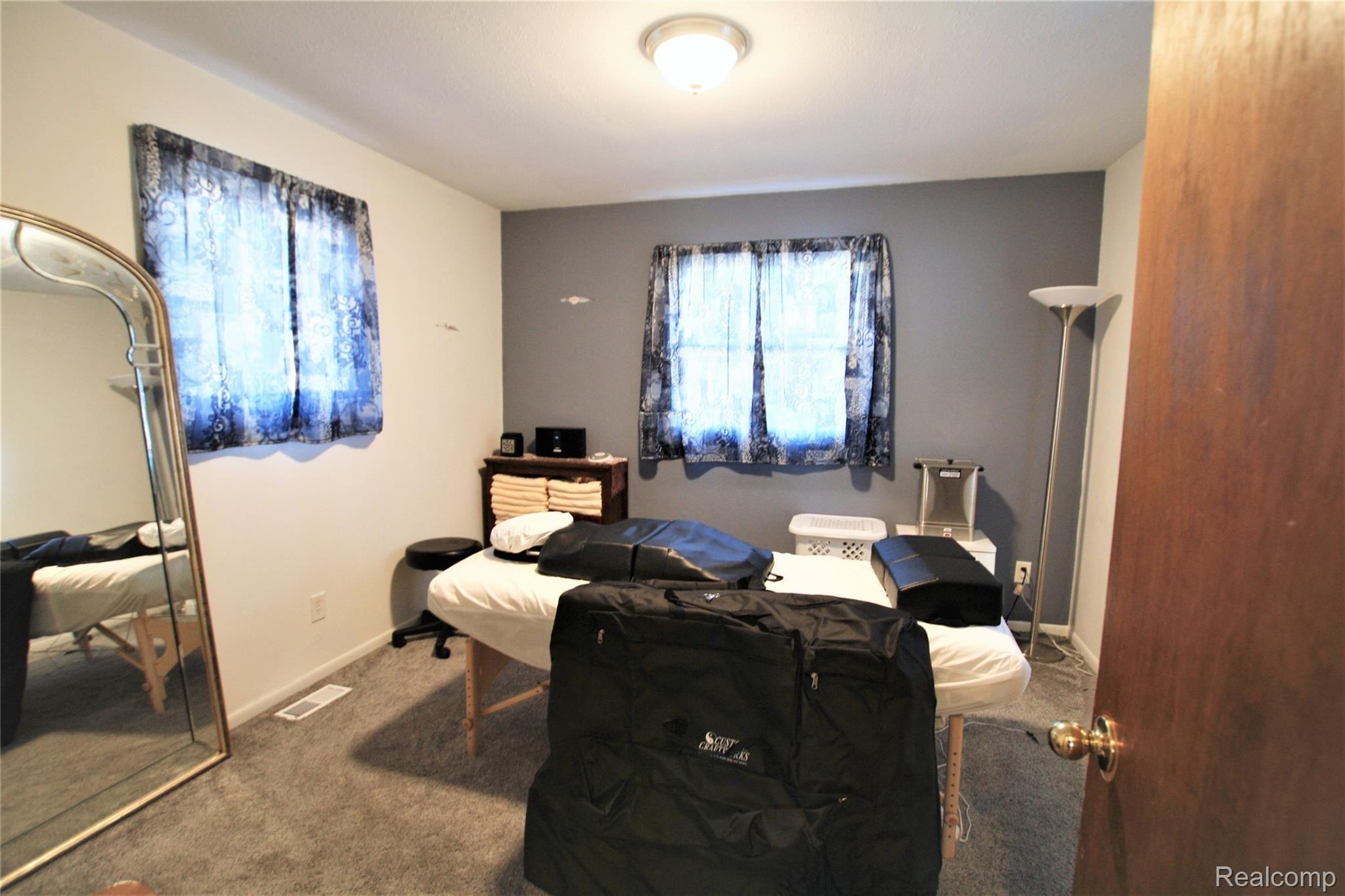 6067 East Pierson Road Flint, MI 48506 - Photo 15 of 24 IMG_4923.JPG