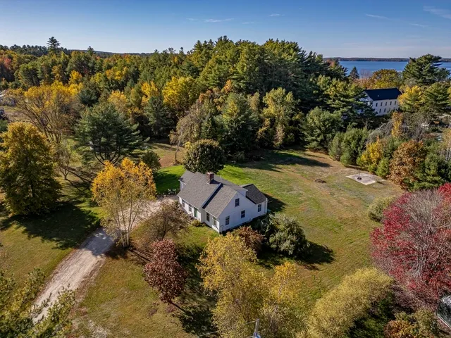 $489,000 | 7 Salmon Run, Raymond, ME 04071
