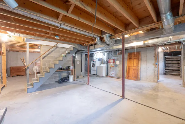 $489,000 | 7 Salmon Run, Raymond, ME 04071