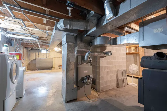 $489,000 | 7 Salmon Run, Raymond, ME 04071