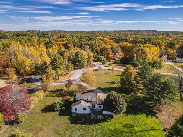 $489,000 | 7 Salmon Run, Raymond, ME 04071
