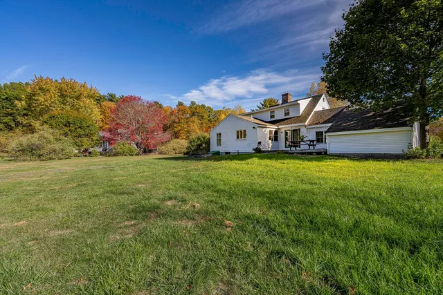 $489,000 | 7 Salmon Run, Raymond, ME 04071