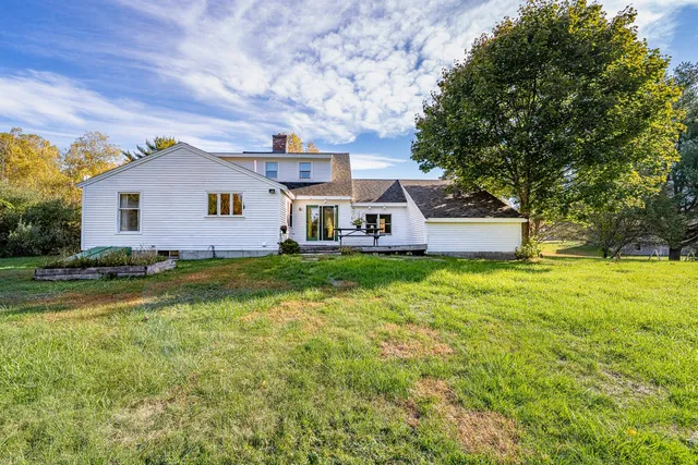 $489,000 | 7 Salmon Run, Raymond, ME 04071