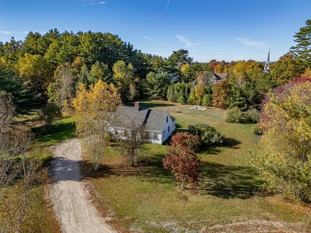 $489,000 | 7 Salmon Run, Raymond, ME 04071