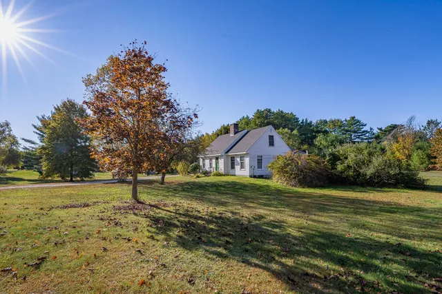 $489,000 | 7 Salmon Run, Raymond, ME 04071