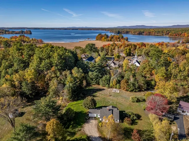 $489,000 | 7 Salmon Run, Raymond, ME 04071