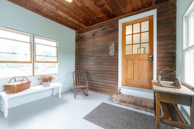 $489,000 | 7 Salmon Run, Raymond, ME 04071