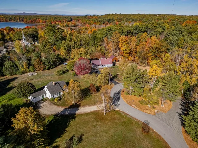 $489,000 | 7 Salmon Run, Raymond, ME 04071
