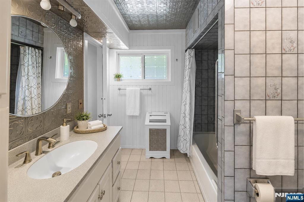 290 Dunkerhook Road Paramus, NJ 07652 - Photo 35 of 50