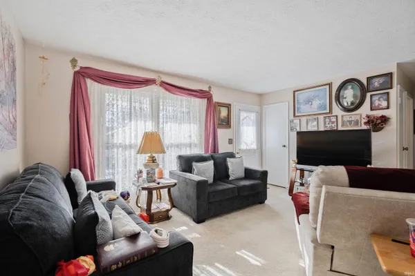 $189,900 | 1904 Sherwood Drive, Kokomo, IN 46902