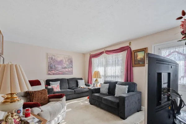 $189,900 | 1904 Sherwood Drive, Kokomo, IN 46902
