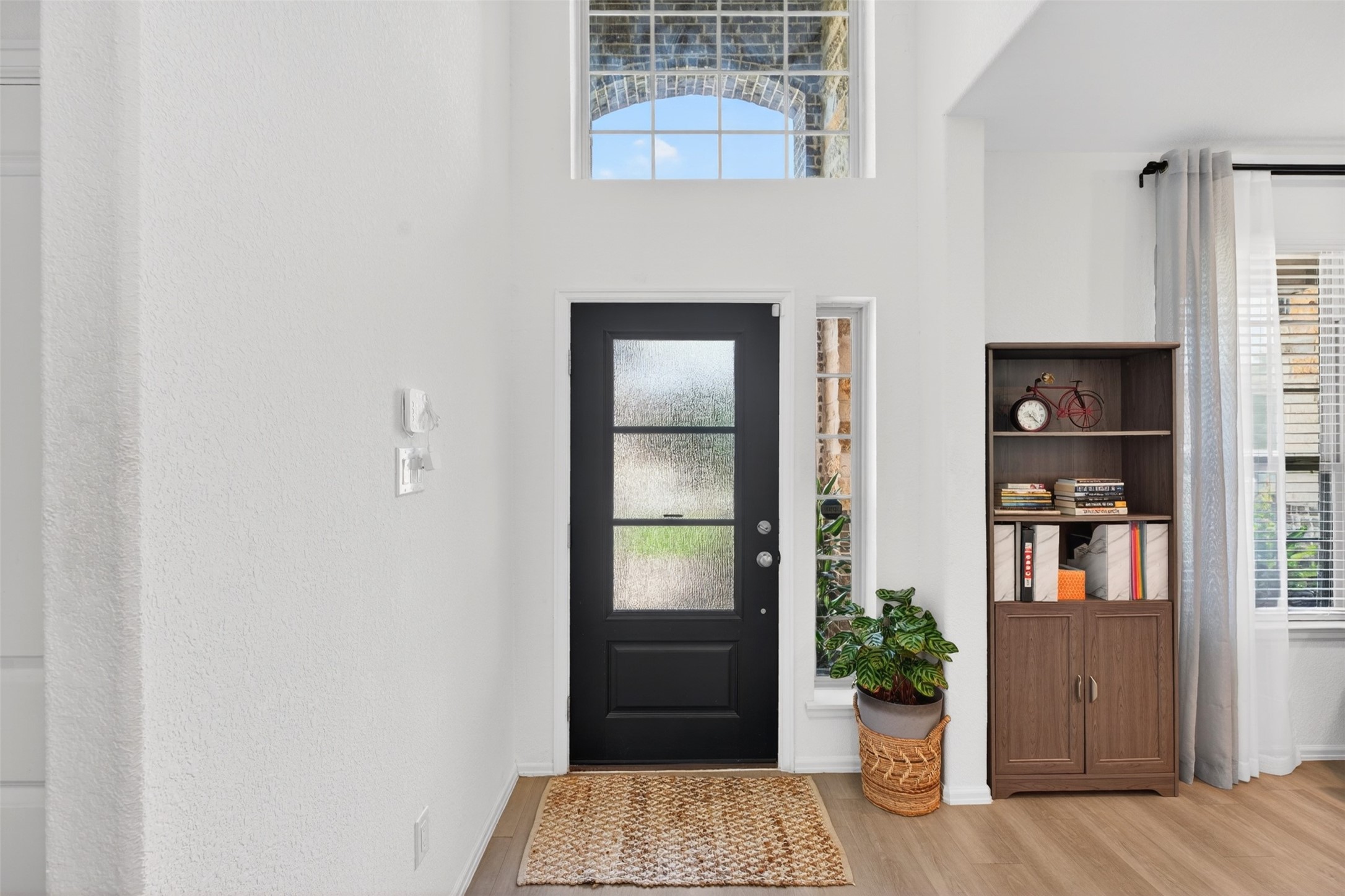 2832 Mistygate Court Conroe, TX 77301 - Photo 3 of 50 A welcoming entryway sets the tone for this beautiful home.