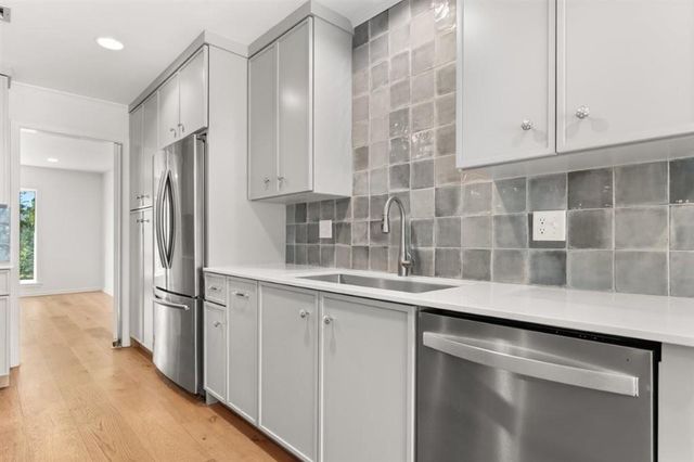 $419,500 | 512 Orchard Drive, Lake Charles, LA 70605