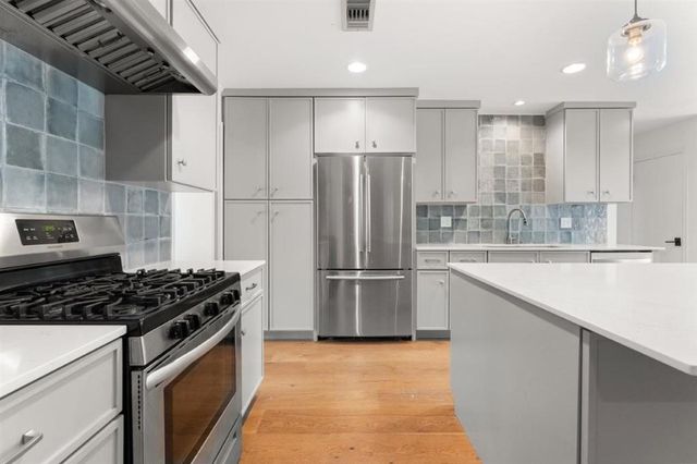 $419,500 | 512 Orchard Drive, Lake Charles, LA 70605