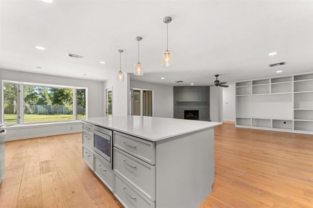 $419,500 | 512 Orchard Drive, Lake Charles, LA 70605