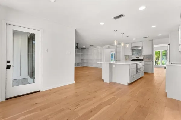 $399,000 | 512 Orchard Drive, Lake Charles, LA 70605