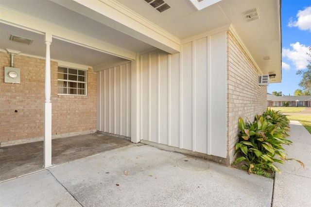 $419,500 | 512 Orchard Drive, Lake Charles, LA 70605