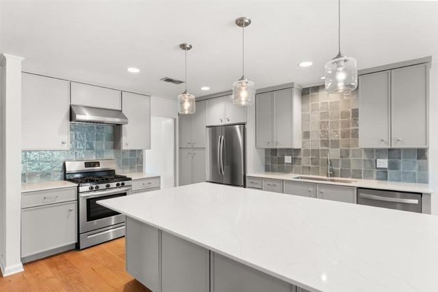 $419,500 | 512 Orchard Drive, Lake Charles, LA 70605