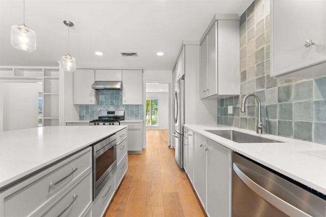 $419,500 | 512 Orchard Drive, Lake Charles, LA 70605