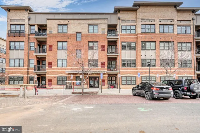 $700,000 | 2905 Bleeker Street, Unit 4304, Fairfax, VA 22031