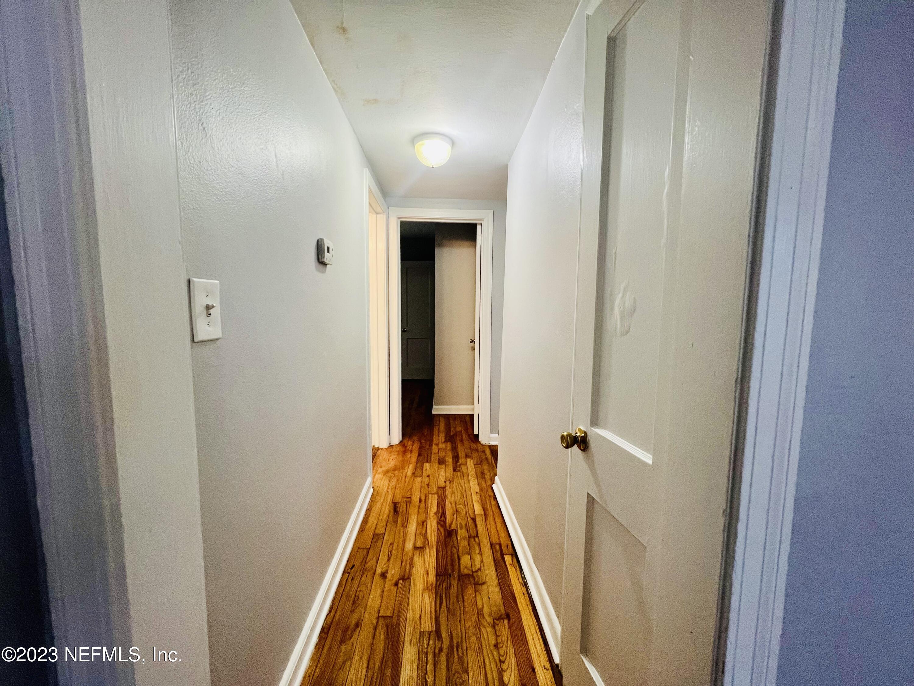 2105 Kingswood Road Jacksonville, FL 32207 - Photo 6 of 15 Hallway