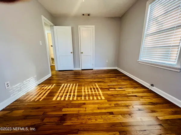 $1,595 | 2105 Kingswood Road, Jacksonville, FL 32207