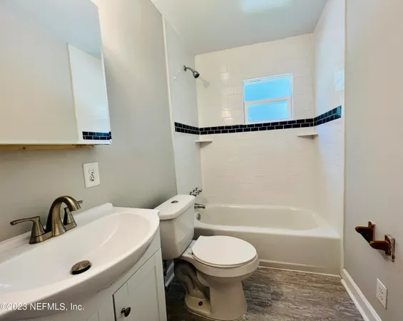 $1,595 | 2105 Kingswood Road, Jacksonville, FL 32207