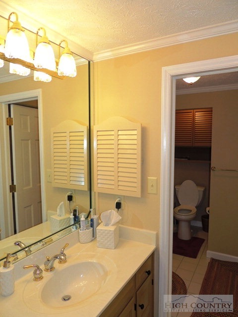361 The Lakes, Unit 6 Boone, NC 28607 - Photo 4 of 17 Gallery Image 4