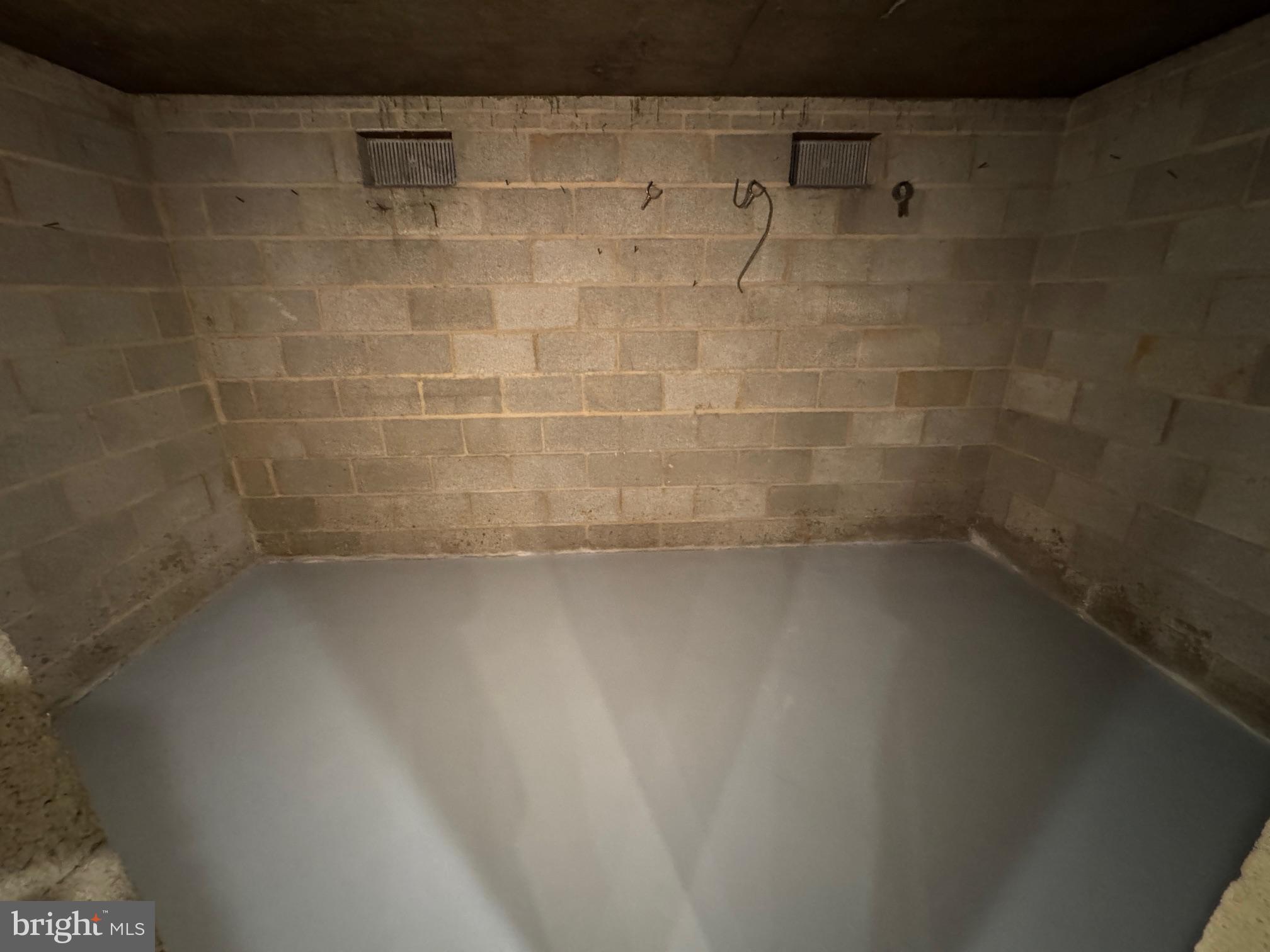 5612 Namakagan Road Bethesda, MD 20816 - Photo 34 of 34 a close up of a shower