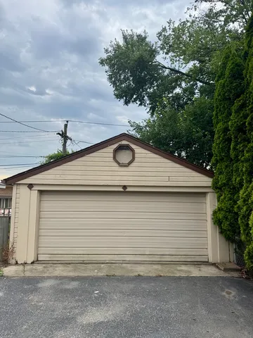 a view of backyard of house