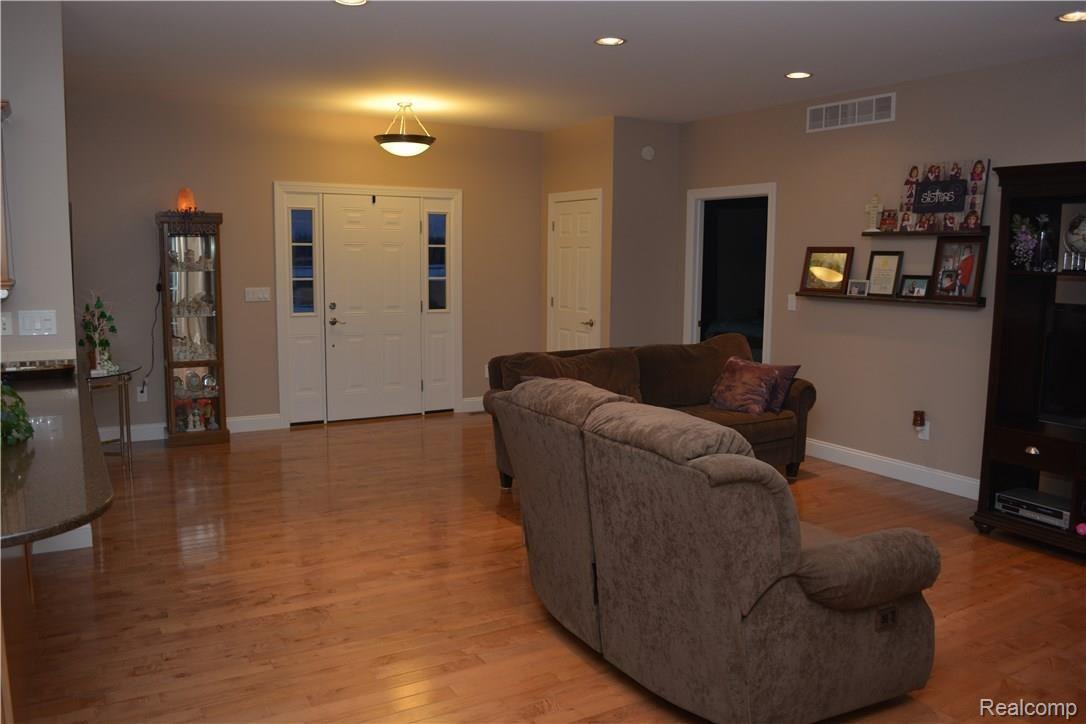 6019 North Branch Road North Branch, MI 48461 - Photo 20 of 46 DSC_8350.JPG