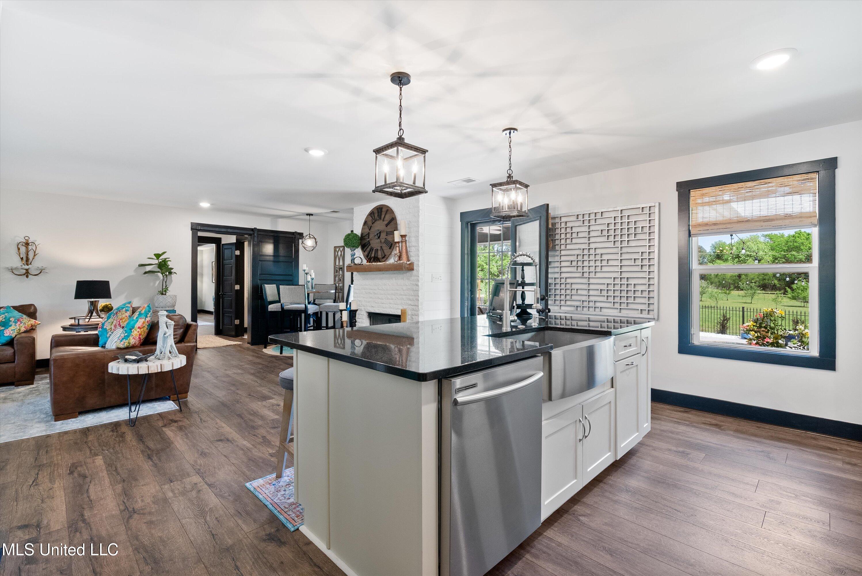 7410 Vaiden Road Hernando, MS 38632 - Photo 17 of 45 Kitchen