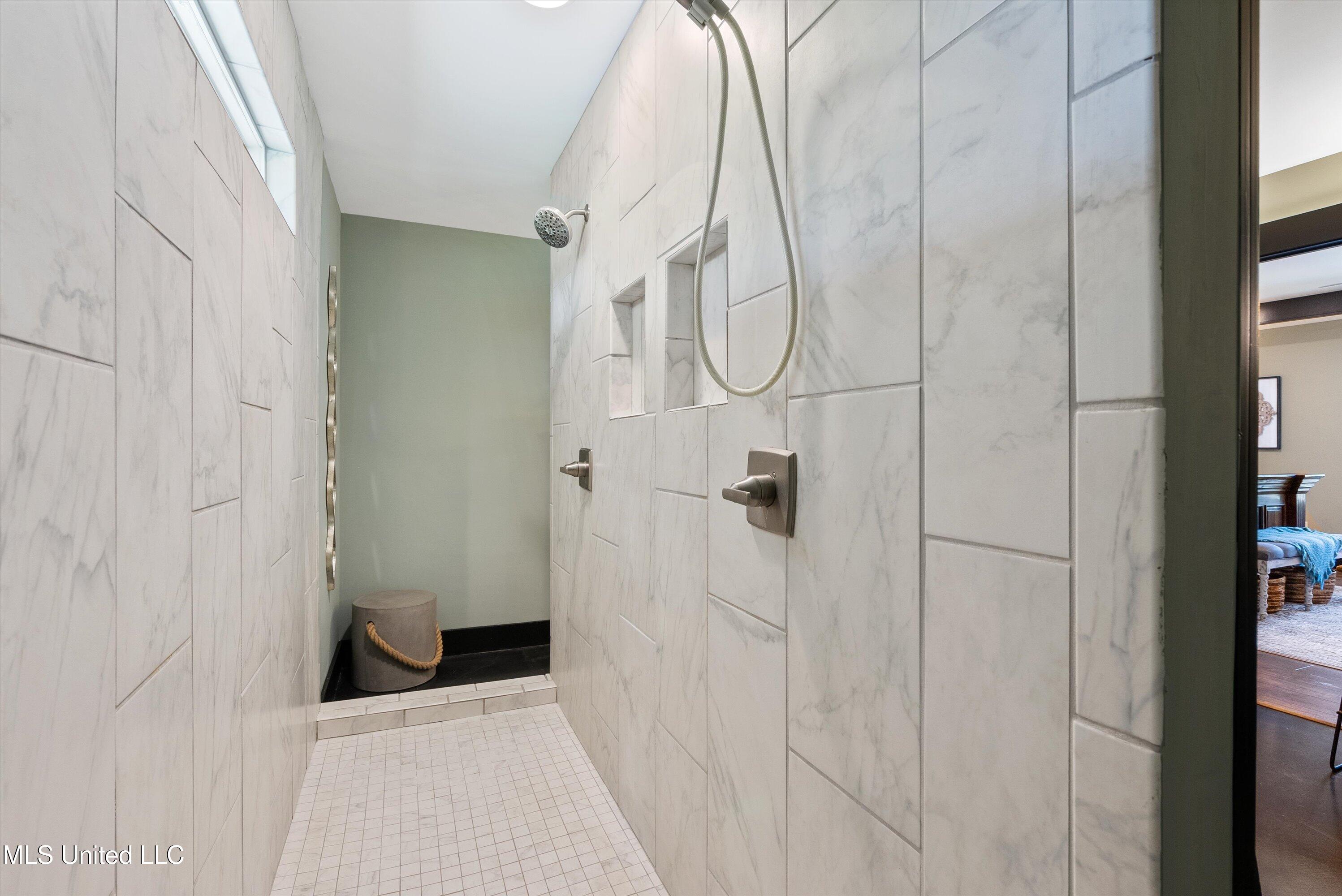 7410 Vaiden Road Hernando, MS 38632 - Photo 23 of 45 Walk-Thru Shower