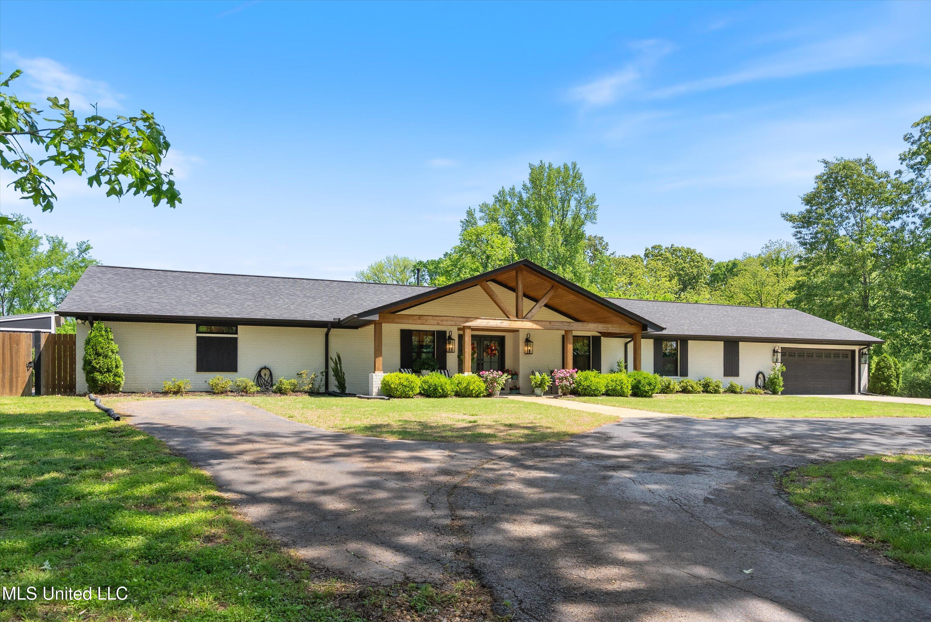 7410 Vaiden Road Hernando, MS 38632 - Photo 6 of 45 Front